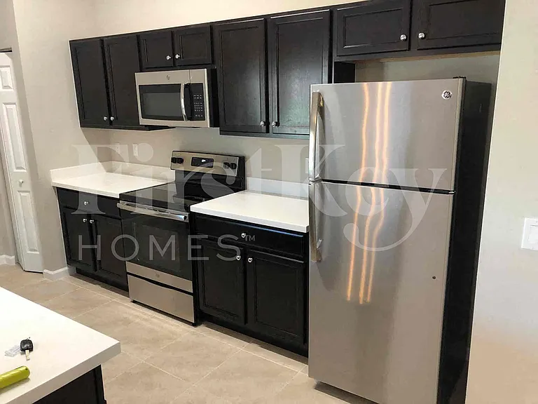 1773 SW Cannon Ave — Photo 6