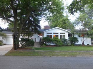 24 Bay Shore Dr, Bay City, MI 48706