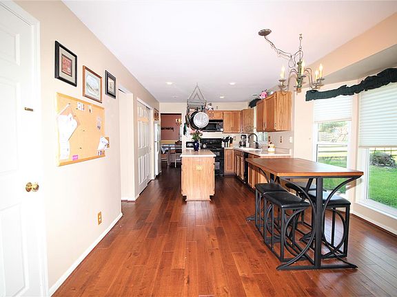 3rd image of 2236 Forest Lawn Dr