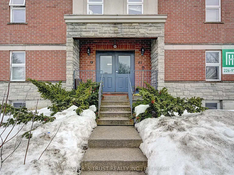 81 Columbia St W #12 — Photo 3