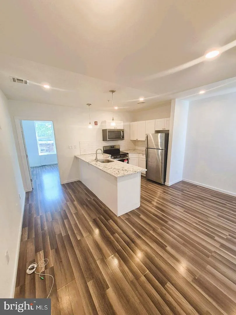 2 bed, 2.0 bath, 1000 sqft, $1,250 — Photo 1