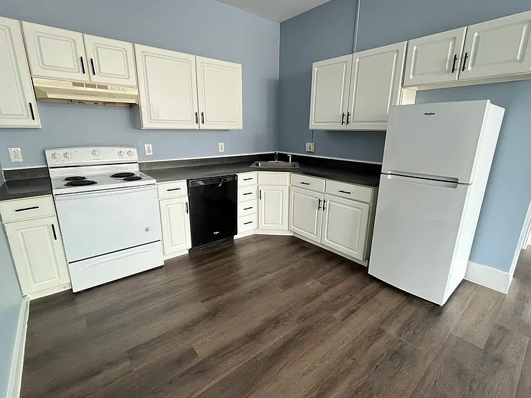 342 Main St #5 — Photo 4