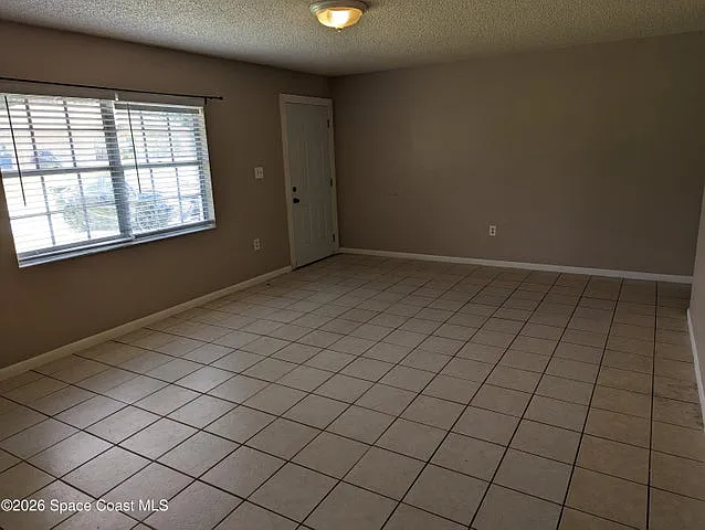 461 Ellington Ave SE — Photo 9
