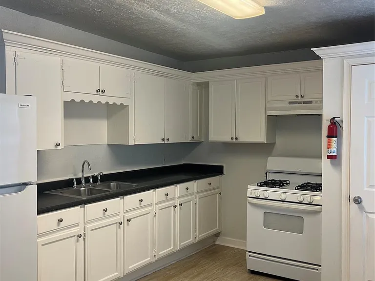 5537 Bataan Rd #B — Photo 4