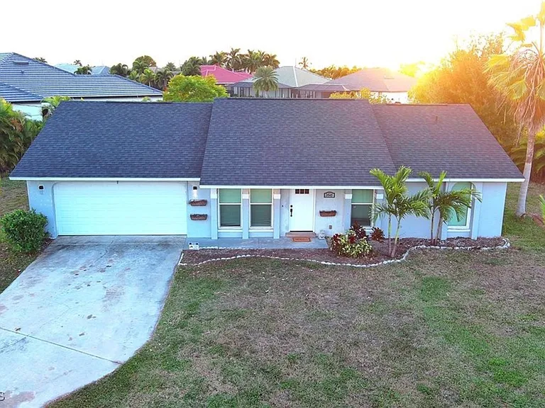 2618 SW 32nd Ln — Photo 3