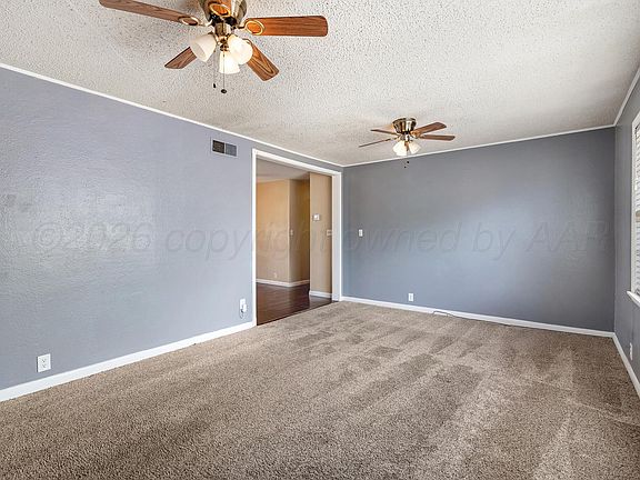 4th image of 302 Tansy St
