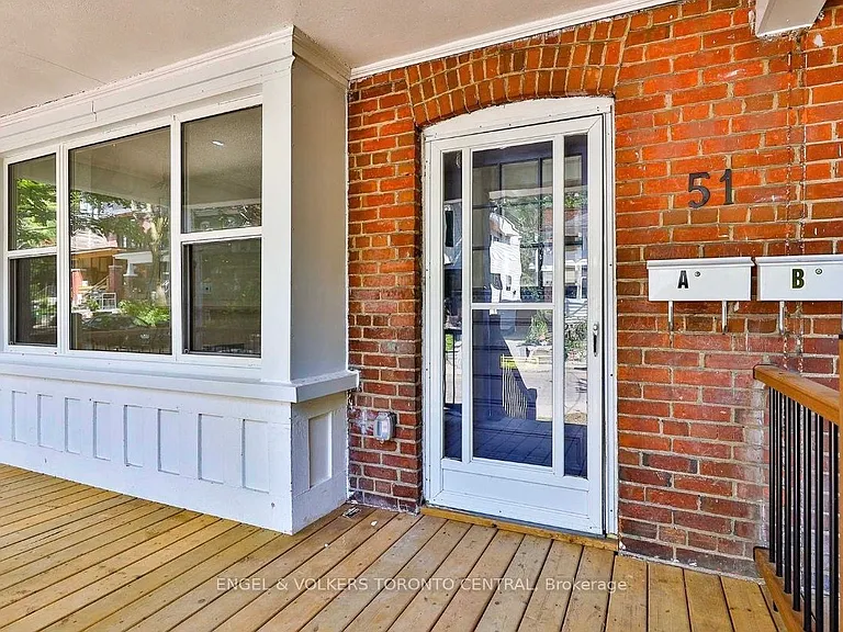 51B Fernwood Park Ave — Photo 2