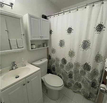 3rd image of 500 SE 2nd Ave #1-4