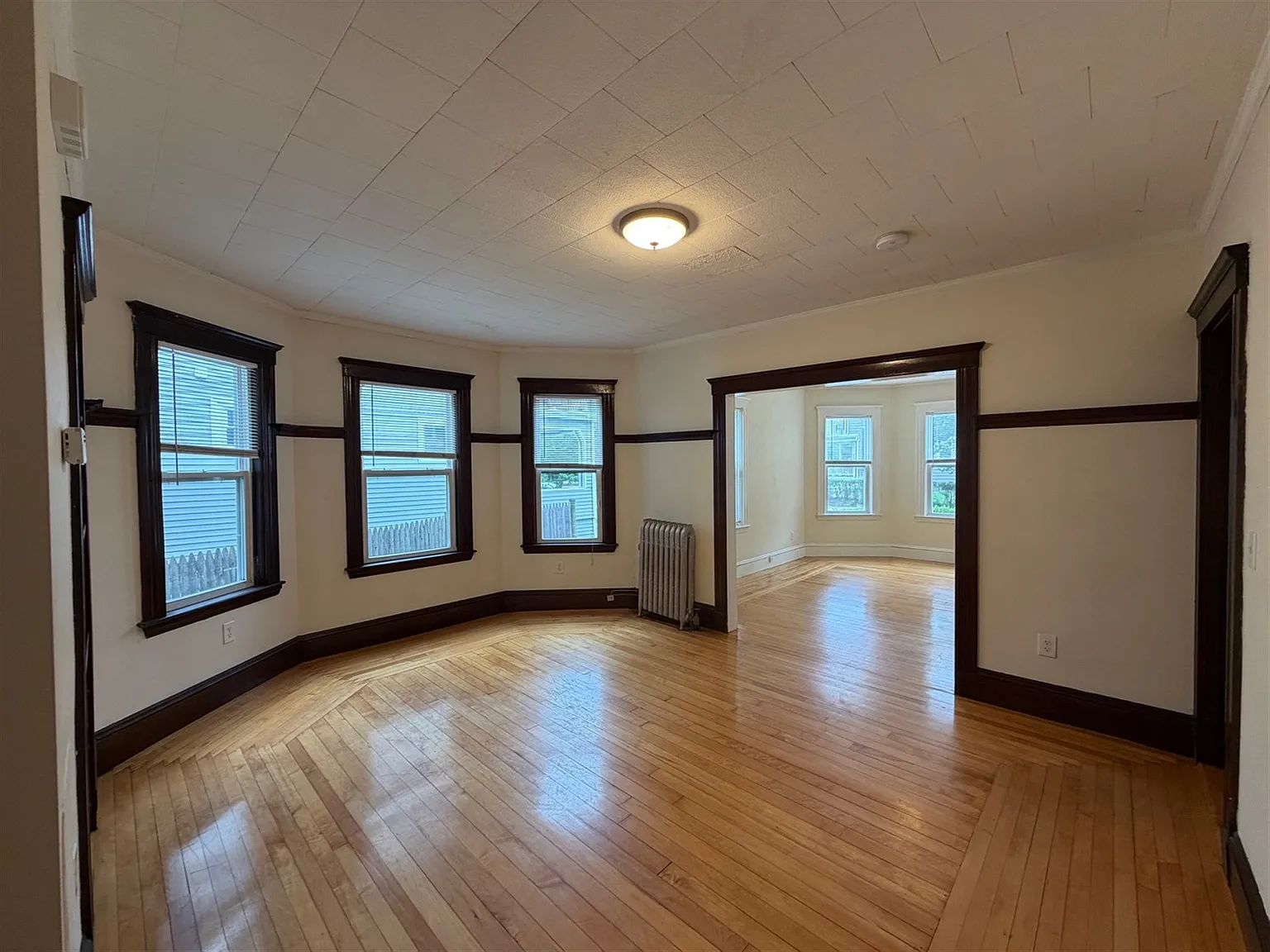 3 bed, 1300 sqft, $3,900 — Photo 4