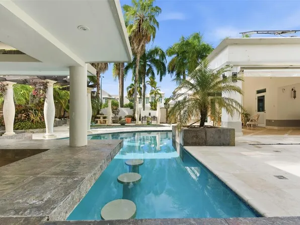 4 Paseo Las Palmas, Dorado, PR 00646