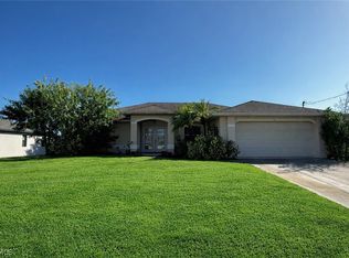 546 SE 4th St, Cape Coral, FL 33990