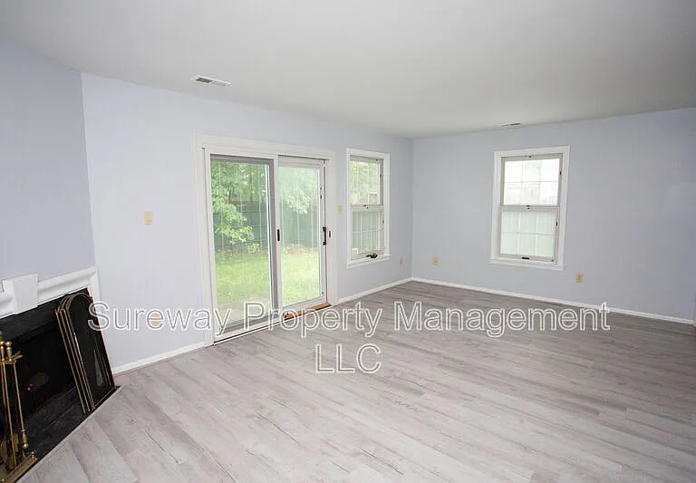 12 Grant Ln — Photo 10