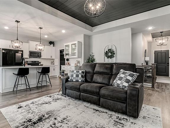 4th image of 12454 Meadow Ln
