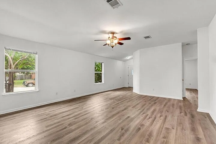 609 Golden Gate Dr — Photo 12