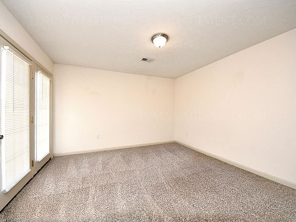 5th image of 302 Keeneland Dr APT 1A