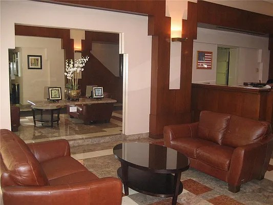 Rented by R New York | media 25