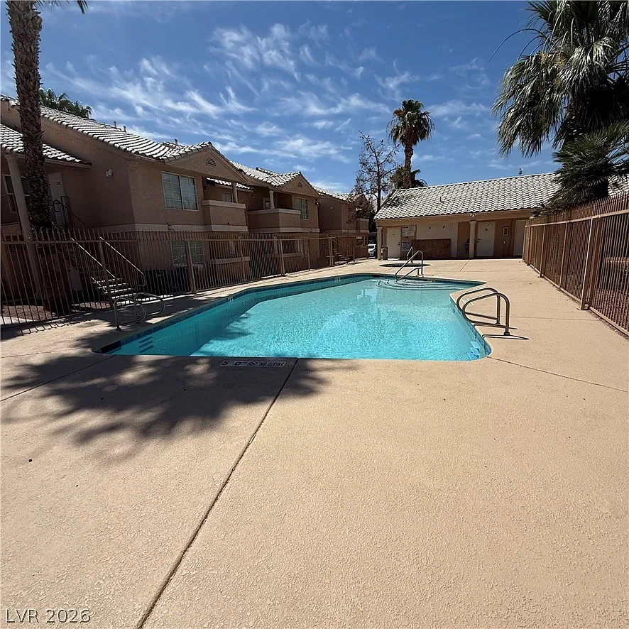 2 bed, 2.0 bath, 928 sqft, $1,200 — Photo 4