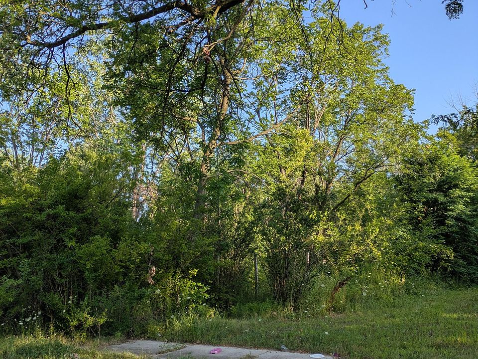 2660 W Forest Ave, photo 2