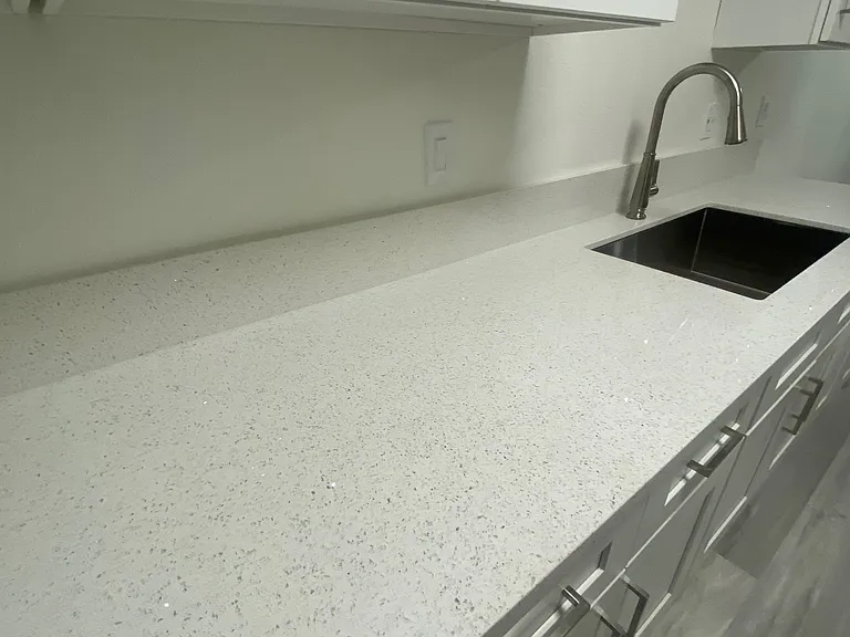 409 South Manhattan Place Apartments — Photo 5