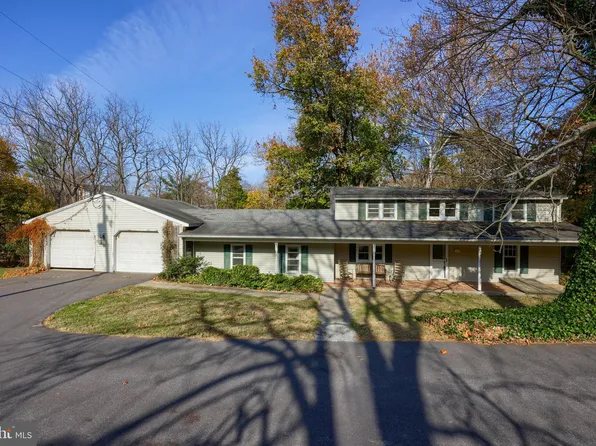 925 Rabbit Hill Rd, Lititz, PA 17543