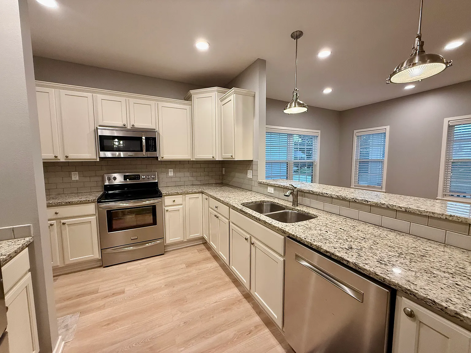 5545 S Prairie View Dr — Photo 2