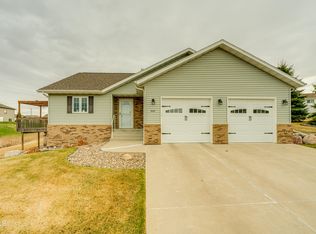 3125 Illinois Dr, Bismarck, ND 58503