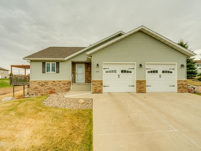 3125 Illinois Dr, Bismarck, ND, 58503