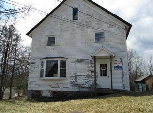 13 Pine St, Granville, NY 12832