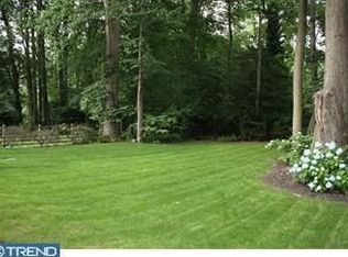 387 Colket Ln, Strafford, PA 19087