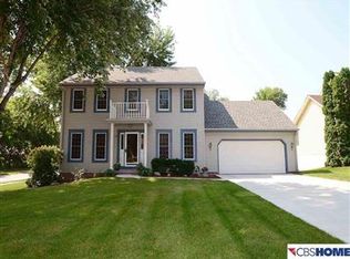 15305 Summerwood Dr, Omaha, NE 68137