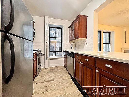 1st image of 141 Joralemon St #1