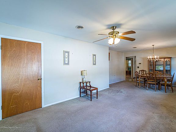 5th image of 1581 Mount Everest Ln