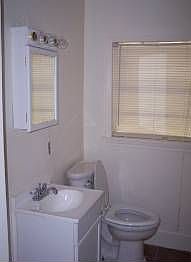 3rd image of 524 Tyler St
