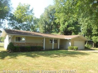 2712 E Alameda St, Springfield, MO 65804