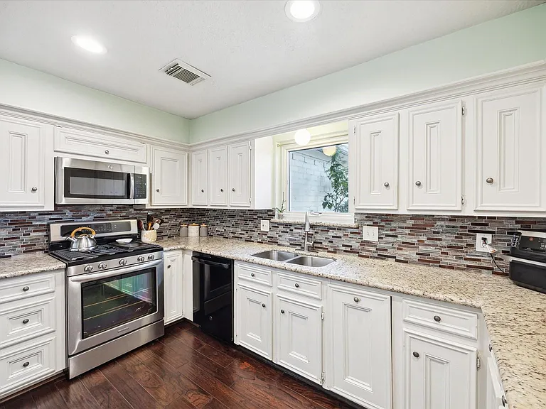 302 Houghton Rd — Photo 13
