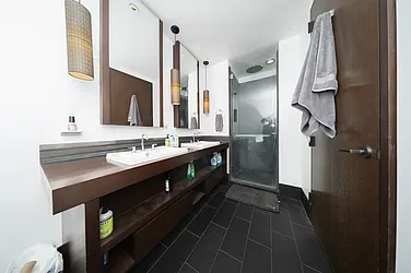 Rented by R New York