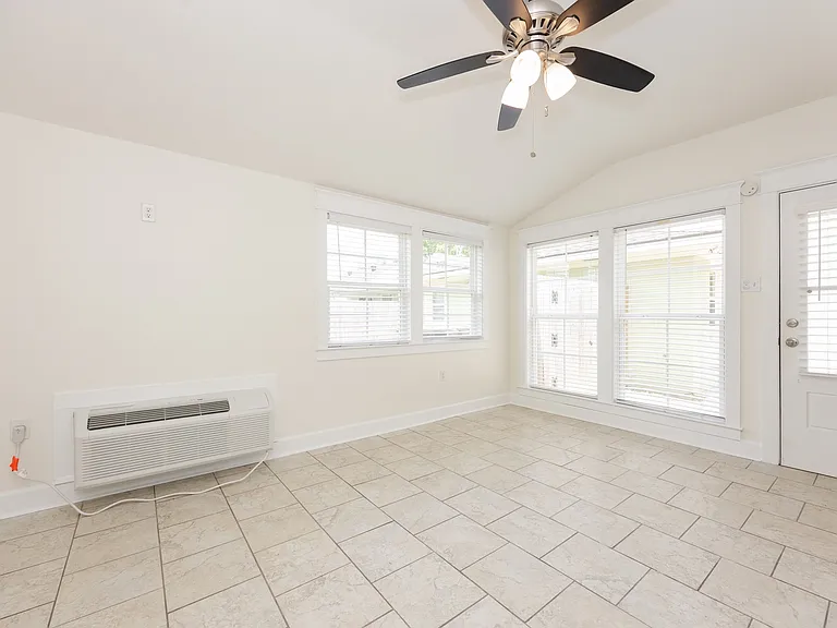 836 Steele Blvd — Photo 21