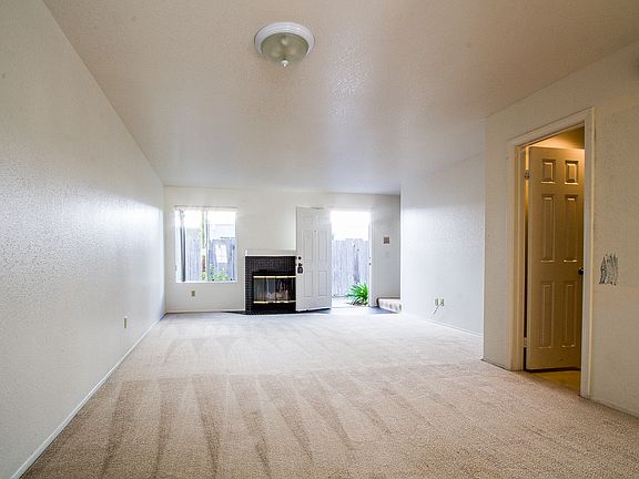 3rd image of 1469 Hornblend St APT 1