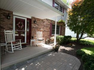 21 Chrisken Dr, Glenmont, NY 12077