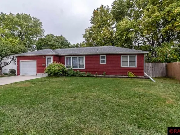 714 Belwood Dr, Mankato, MN 56001