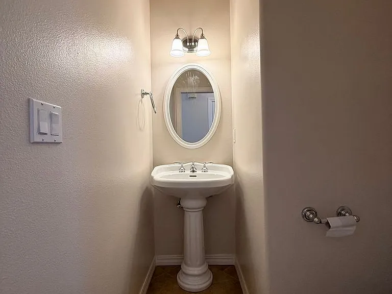 1090 Megan Ct — Photo 13