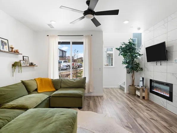 459 Millwall Cir, Castle Pines, CO 80108