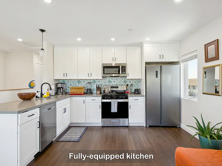 721 E 22nd St — Photo 10