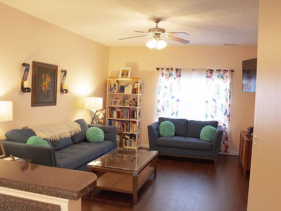 3rd image of 2444 New Holland Cir