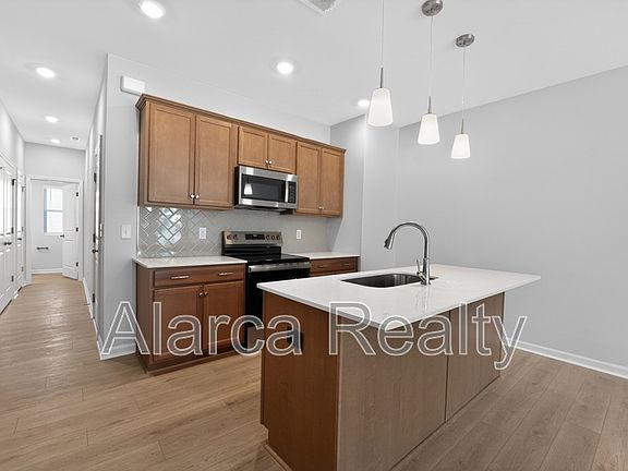5th image of 2962 Sloan Dr