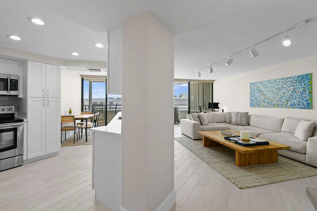 2 bed, 2.0 bath, 1340 sqft, $7,400 — Photo 4