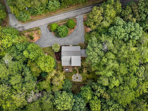 4th image of 259 The Woods Rd