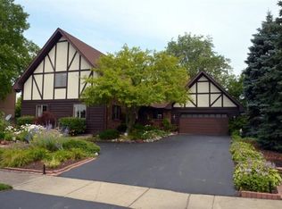 1447 Poplar Ln, Munster, IN 46321