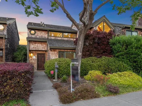 817 Harbor Rd, Alameda, CA 94502