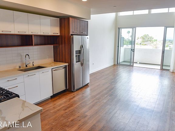 2nd image of 733 N Hudson Ave APT 417
